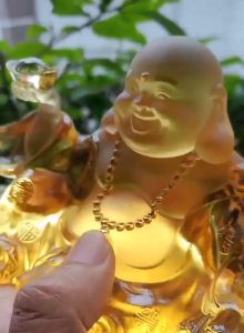 [Trần Kiều AUTO] Phật Di Lặc Lưu Ly Phong Thủy Tượng Phật Di Lặc Lưu Ly Trang Trí Táp Lô Xe Hơi Mang Lại May Mắn Thịnh Vượng Và Tinh Thần An Lạc Thích Hợp Làm Quà Tặng Và Trang Trí Xe Hơi Tăng Cường Phong Thủy Cho Chủ Xe.