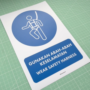 Wear Safety Harness. Gunakan Abah-Abah Keselamatan. Sticker Safety Compliance Sign Label. Fall Protection Tali Pinggang.