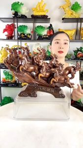 ม้ามงคล 8 เซียน เรซินลายไม้ เสริมฮวงจุ้ย บารมี กิจการเจริญรุ่งเรือง เหมาะกับ ร้านค้า ออฟฟิศสำนักงาน หรือมอบเป็นของขวัญสำหรับโอกาสสำคัญต่างๆ