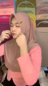 Kerudung Bergo Hamidah Label Akrilik Gold Size M Nutup Dada Jersey Premium Aqila Hijab