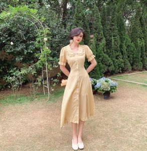 ชุดเดรสยาวปานกลางสไตล์ฝรั่งเศสย้อนยุคสไตล์หวานสำหรับฤดูร้อนปี 2023 ผ้าชีฟองคอวีแขนสั้นเข้ารูปเอวเข้ารูป