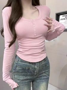 สีชมพู สไตล์ฝรั่งเศส Pure Desire แขนคอยู ดีไซน์ Button Up สลิมฟิต เสื้อยืดไหล่ ผู้หญิง ฤดูใบไม้ผลิ ฤดูใบไม้ร่วง แขนยาว เสื้อท่อนบน