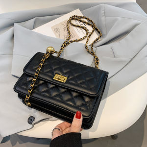 กระเป๋าสะพายข้างผู้หญิงสุดเก๋ไก๋แบบโซ่เหลี่ยมสุดเก๋ไก๋ กระเป๋าสะพายข้างแบบหนัง PU ทรงสี่เหลี่ยม กันน้ำ สีพื้น