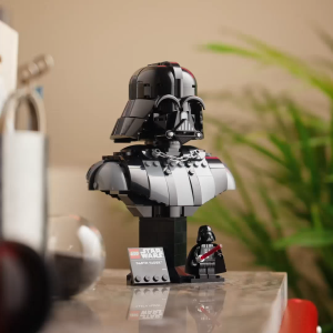 LEGO Star Wars 75439 Darth Vader Bust (349 Pieces)