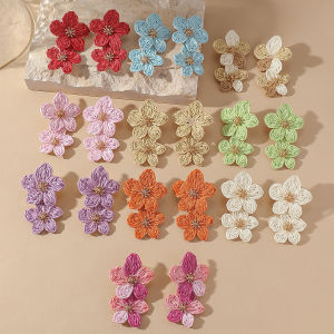 Bohemia Elegant Raffia Flower Drop Earrings for Women Girls Stylish Handmade Colorful Rattan Knit Earrings Summer Beach Jewelry