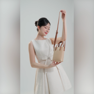 Bộ hộp quà YUUMY (Túi đeo chéo nữ YUUMY YN305 + Hộp quà YHQ3T + Túi giấy YTG3T + Túi rút BVR3838 + Thiệp cảm ơn YBT1)