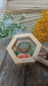 Kotak Tempat Perhiasan Gelang untuk Mahar dan Seserahan Pernikahan dari Kayu - KGE.HEXA Ukir Nama Di Akrilik Perhiasan Warna Hitam Dan Rustic - Lazada
