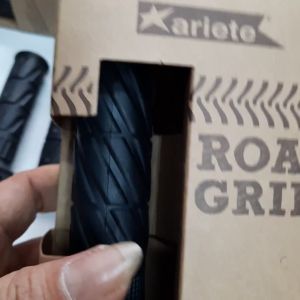 Bao tay lái ARIETE kiểu Z1000 cao su mềm dùng cho các loại xe máy