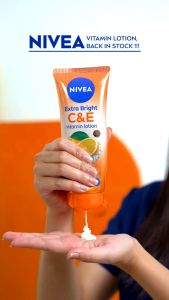 NIVEA Extra Bright C&E Vitamin Lotion 320ml | Body Lotion Vitamin C&E | Sunblock Wajah Vitamin C&E SPF50 | 50x Vitamin C Kulit Cerah Bercahaya dalam 7 hari | FUFUMISE