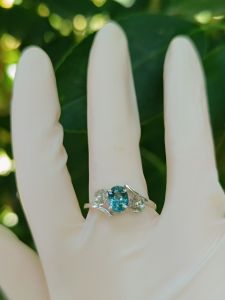 แหวนพลอยเพทายสีฟ้าน้ำทะเล