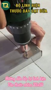 BỘ LINH KIỆN THƯỚC DÂY GẠT VỮA ( LẮP VÀO CÂY THƯỚC NHÔM) - Tặng 2 dây cáp inox sơ cua