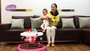 Xe tròn tập đi có đồ chơi và nhạc cho bé Mastela MSTLW2002 siêu nhẹ xoay 360 mặt bàn ăn dặm bánh xe silicon chống ồn