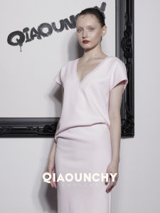 QIAOUNCHY | Sakura Pink Fitted V-neck Mini-sleeve Knit Dress