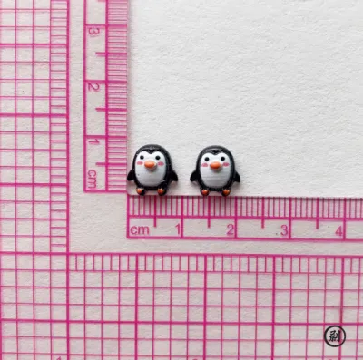 100pcs 9mm Penguin Resin Flat Backs – Cute Mini Figurines for DIY Wedding Scrapbook & Craft Accessories