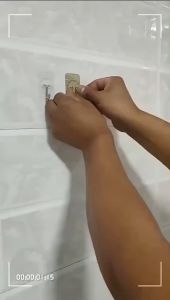 Vỉ 9 móc dán tường tráng bạc cường lực siêu dính chắc chắn móc dán tường đa năng chịu nặng tốt vỉ 9 móc chữ nhật nhỏ gọn tiện dụng