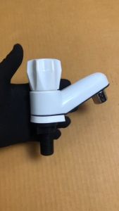 Vòi chậu rửa mặt lavabo bằng nhựa ABS cao 10cm 1 đường nước