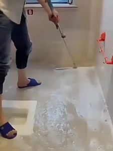 TETHEO ไม่รีดและปัดฝุ่น ตัวไม้ยืดปรับระดับความยาวได้สะดวกต่อการใช้งานในมุมสูงยิ่งขึ้น หัวยางซิลิโคนสามารถดูดดักจับฝุ่นได้อย่างหมดจด และล้างทำความสะอาดได้ง่าย