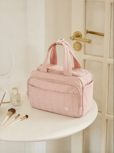 AJI | Large Capacity Handbag Cosmetic Bag Partitioned Organizer Wet Dry Separation