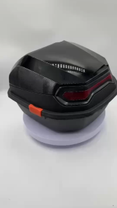 กล่องท้ายรถ 20L กล่องหลัง HP-020 กล่องเก็บของ ท้ายรถมอเตอร์ไซค์​ ติดมอเตอร์ไซค์ สะท้อนแสง