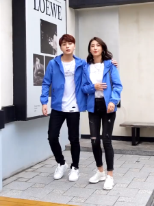 แจ็คเก็ตทรงหลวมสำหรับผู้หญิงกีฬาสันทนาการกลางแจ้งเสื้อโค้ทเสื้อแจ็กเก็ตบางกันลมสำหรับฤดูใบไม้ผลิและฤดูใบไม้ร่วงปี2025