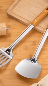 Multipurpose Stainless Steel Different Type Kitchen Cooking Utensils Sandok Spoon Spatula Team Kahoy Handle Design
