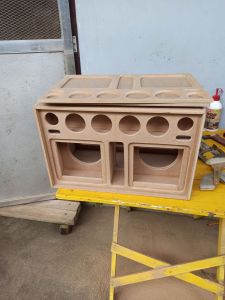 Dual 6.5 sub 4rth order banspass Thailand concept plain Bluetooth speaker box solid MDF dual 6.5 sub 3 inches peerless or jbl bbrnmid range ayima tweeter or or haraman kardon