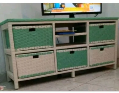 Lemari Rotan Sintetis 5 Laci DVD Rak Susun Meja Tv Model Minimalis Murah