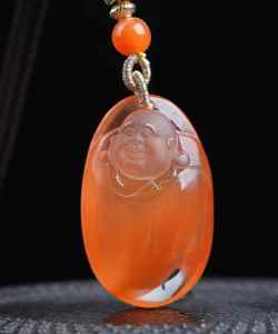 Natural red rabbit hair big belly Buddha Maitreya Buddha pendant rabbit hair flowing red color! Crystal pure transparent and moist! Big belly Buddha shape full exquisite carving! Wear fortune to ward off evil and keep peace always smiling!