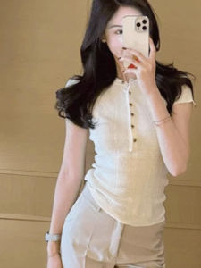 LUOFEN | Short Sleeve Open Collar T-Shirt White Fitting Square Shoulder Buttoned