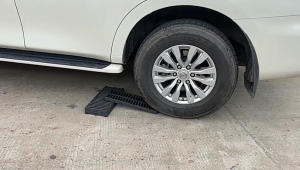 ฝาครอบท่อระบายน้ำพลาสติกคอมโพสิต ตะแกรงน้ำฝนเรซิน แข็งแรง น้ำหนักเบา 400×500×30/40 มม. สำหรับพื้นที่ภายนอก