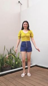 Crop Top Polos Wanita: Desain & Gaya Korea