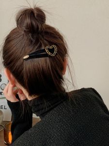 กิ๊บติดผมรูปหัวใจสีดำวินเทจสำหรับผู้หญิง กิ๊บปากเป็ดสุดหรูหรา ทรงผมแบบใหม่ 2023 สำหรับฤดูใบไม้ร่วง