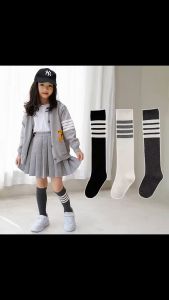Tất gối kẻ sọc 2 bên bé trai bé gái thom phong cách thể thao cực ngầu