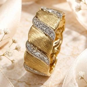 Huitan Two Tone Women Ring Inlaid Shining CZ Fashion Party Accessories Noble Wedding Engagement Versatile Lady Elegant Jewelry