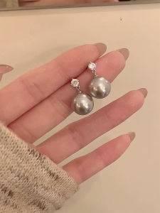 Classic Simple Stylish 925 Silver Needle Grey Linen Pearl Earrings French Design Diamond Fashion Jewelry Womens Ear Jewelry