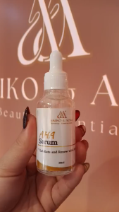 Akiko & Aoki Beauty Essentials AHA Serum 30ml Exfoliate and Renew Skin - Brightens Smoothens Moisturize