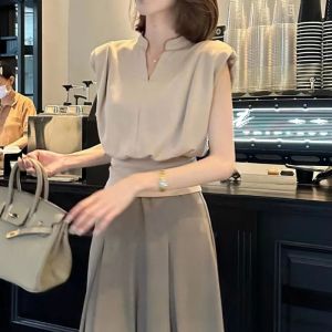 Fashionable V-Neck Top And Wide Leg Pants French Design Two-Piece Set Summer 2025 New Arrival Womens Cotton Suit Ensemble