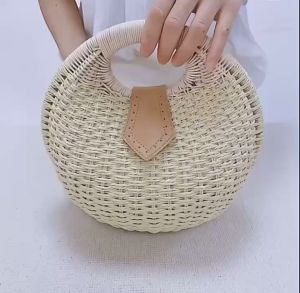 กระเป๋าจักสานญี่ปุ่นและเกาหลีแบบใหม่ กระเป๋าหวาย กระเป๋าถือ(B63)มีให้เลือก 9 สี ฝีมือประณีต （จัดส่งจากกรุงเทพ ）