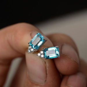 Huitan Simple and Elegant Light Blue Women Earrings Piercing Ear Brilliant Cubic Zirconia Wedding Engagement Statement Jewelry