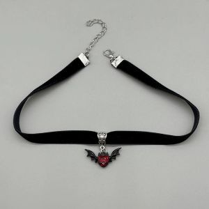 Gothic Dark Wings Red Heart Pendant Choker Velvet Necklace for Women Clavicle Chain Necklaces Party Halloween Punk Jewelry