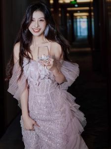 ชุดราตรีสีชมพูสำหรับเจ้าสาว ชุดราตรีสไตล์ฝรั่งเศส แขนกุด กระโปรงยาว ชุดแต่งงาน ชุดราตรียาว ชุดราตรีสุดหรูหรา