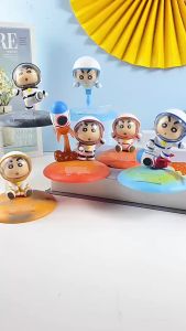 [HOT] Mô hình kiêm giá đỡ điện thoại SHIN cậu bé bút chì phiên bản phi hành gia siêu dễ thương 2024