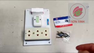 Bảng điện Sopoka có cầu chì  ổ cắm 3 1 công tắc - BN3