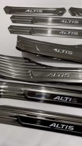 Ốp Bậc Cửa Nẹp Bước Chân Trong Ngoài Xe Toyota Altis 2023-2018  Mẫu Vân Titan Xước Cao Cấp