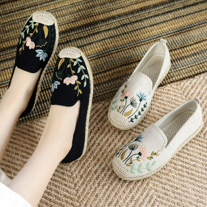 Taiyi Traditional Beijing Cloth Shoes for Women Casual Low Heel Linen Handmade Embroidered Floral Shoes with Breathable Cow Tendon Sole
