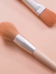 BRUSH RANDOM COLOR / RANDOM WARNA KUAS MAKE UP 1 SET ISI 8 PCS BAHAN BULU SERAT HALUS