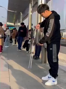 ✨SG STOCK✨Walking Cane with Seat Foldable Adjustable Lightweight Tripod Stool for Elderly