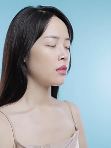 มาส์กหน้าช่วยต้านริ้วรอยและกระชับผิว ให้ความชุ่มชื้น ช่วยปรับสภาพผิวให้สดใส กระชับ และเต่งตึง พร้อมบำรุงผิวให้ชุ่มชื่น