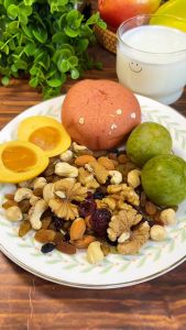 BUY 1 TAKE 1 Mr.Squirrel Trail Mix Nuts Ready to Eat Mixed Nuts And Dried Fruits 7 in 1 Low Carb Healthy Snacks 500g