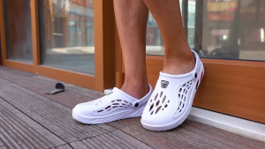 NS รองเท้าแตะผู้ชาย แบบสวมหัวโต รองเท้าแตะไซส์ใหญ่ ไซส์ใหญ่สุด 49 (รุ่น Classy) ไม่ลื่น ทนทาน โครตใหญ่ ใส่สบาย พร้อมส่ง🚚 รองเท้าแตะ รองเท้าชายหาด กันลื่น ขนาดใหญ่ แฟชั่นฤดูร้อน สําหรับผู้ชาย และผู้หญิง ไซซ์ 36-49 รองเท้าแตะชาย รองเท้าผู้ชาย รองเท้าแตะชาย